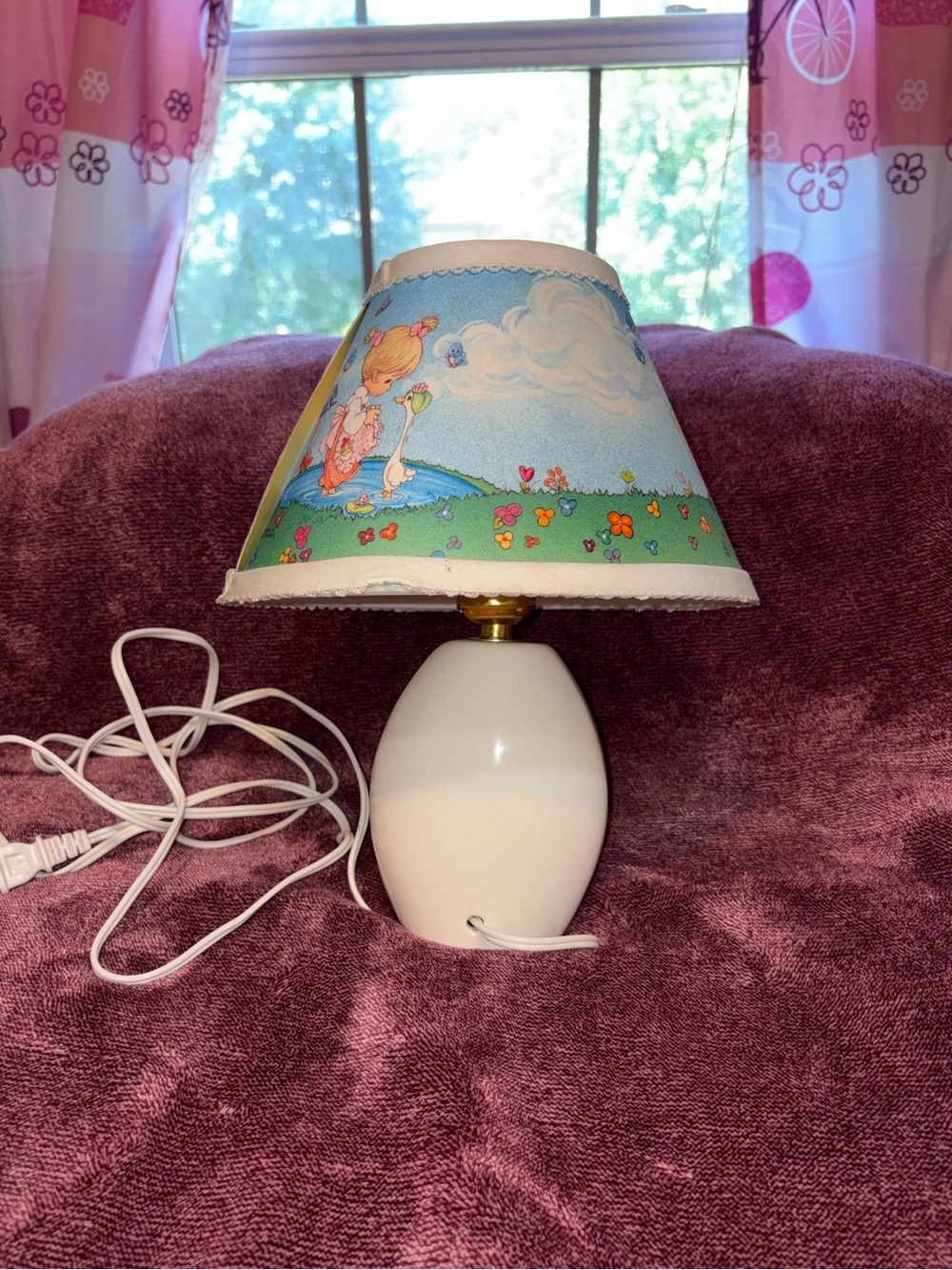 Precious Moments pastel blue and green children's table lamp - Picture 2 of 2